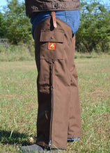Laden Sie das Bild in den Galerie-Viewer, Mule Original Briarproof Waterproof Chaps - Brown