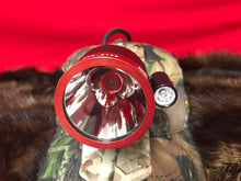 Laden Sie das Bild in den Galerie-Viewer, HOTSHOT Cap Light - Avery Davis Edition